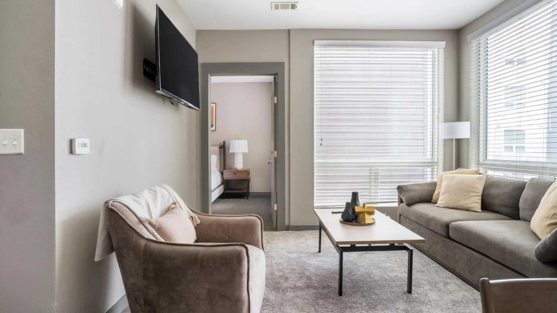 Aparthotel East Memphis University District Apartments By Barsala