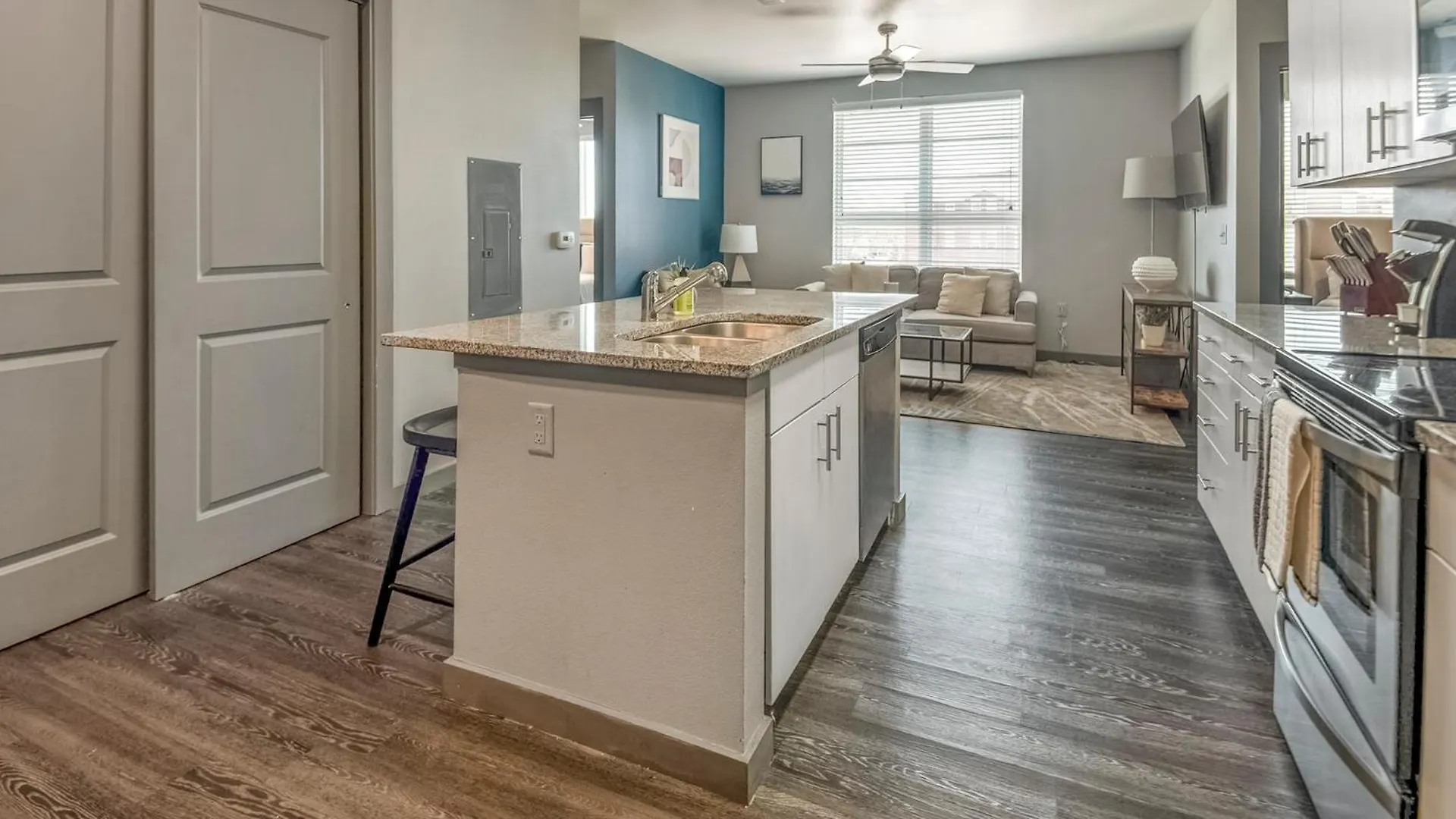 Aparthotel East Memphis University District Apartments By Barsala