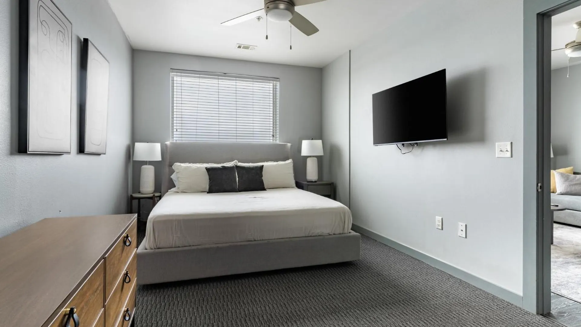 East Memphis University District Apartments By Barsala Aparthotel