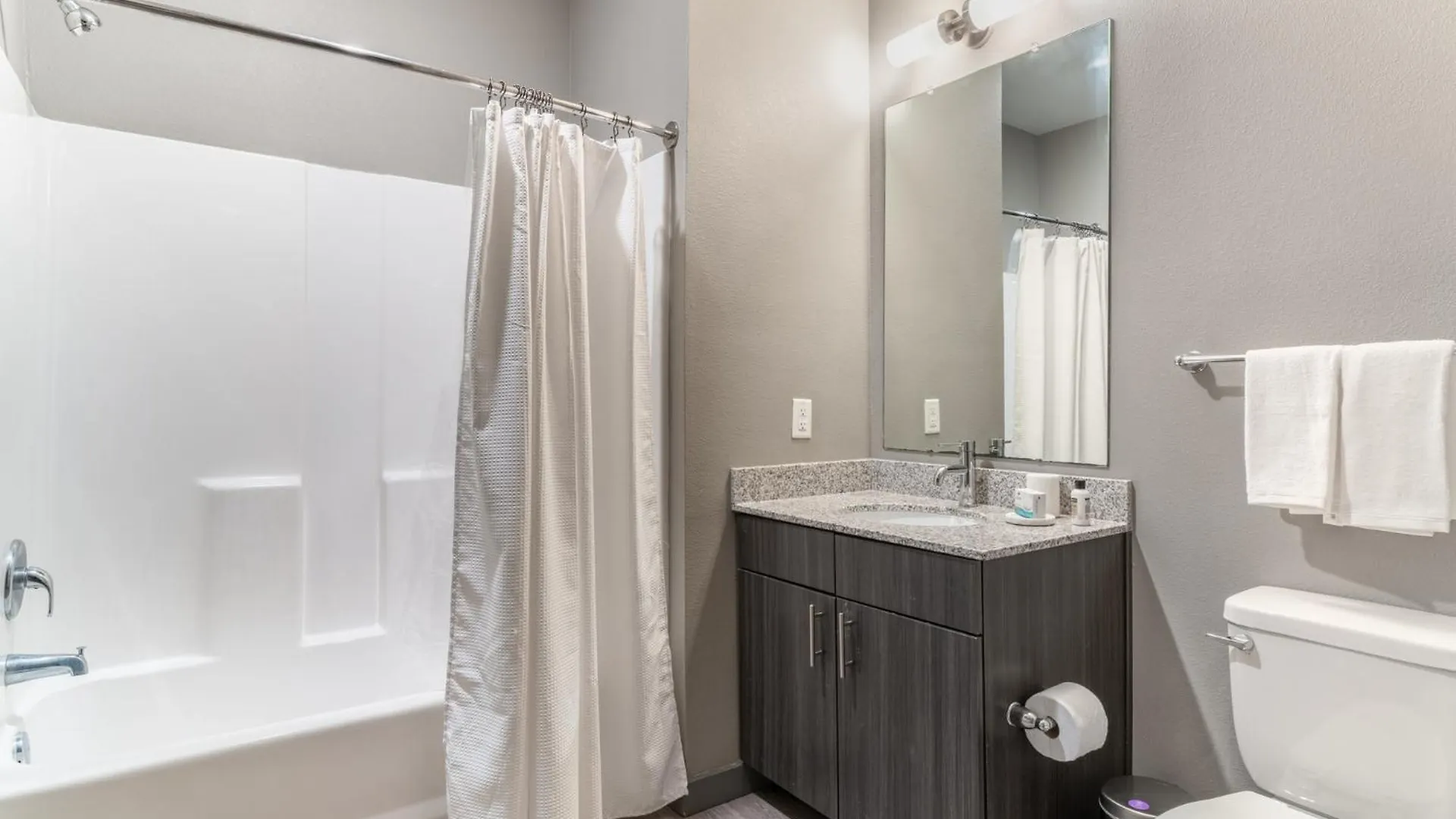 East Memphis University District Apartments By Barsala